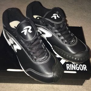 ringor turf shoes with pitching toe